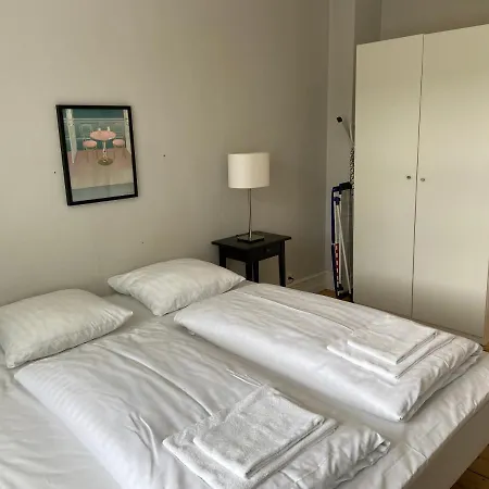 Bright 2-bedroom In Sophisticated Frederiksberg Kopenhagen