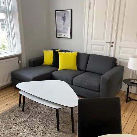 Bright 2-bedroom In Sophisticated Frederiksberg *
