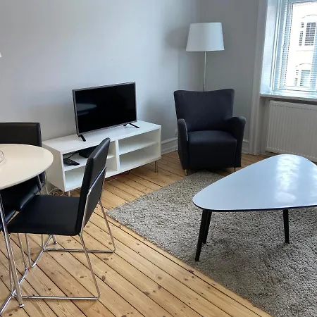 Bright 2-bedroom In Sophisticated Frederiksberg Kopenhagen