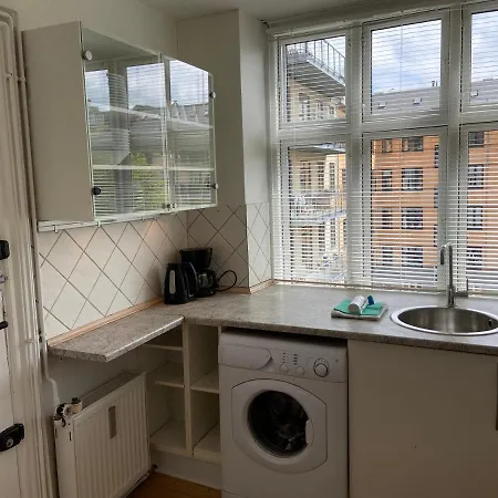 Bright 2-bedroom In Sophisticated Frederiksberg