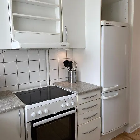 Bright 2-bedroom In Sophisticated Frederiksberg Appartement Kopenhagen