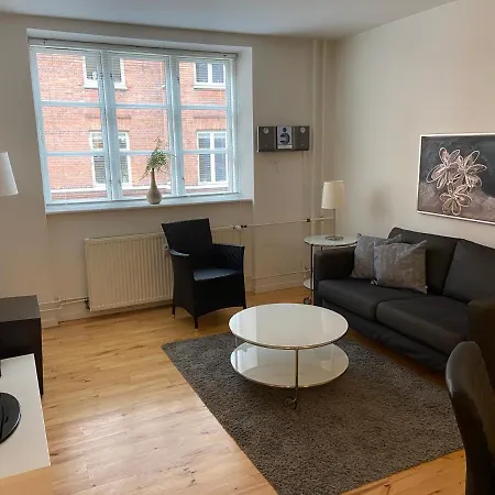 Bright 2-bedroom In Sophisticated Frederiksberg Kopenhagen