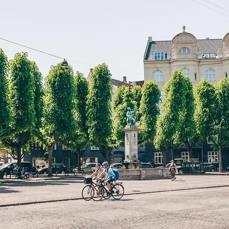 アパート Bright 2-bedroom In Sophisticated Frederiksberg